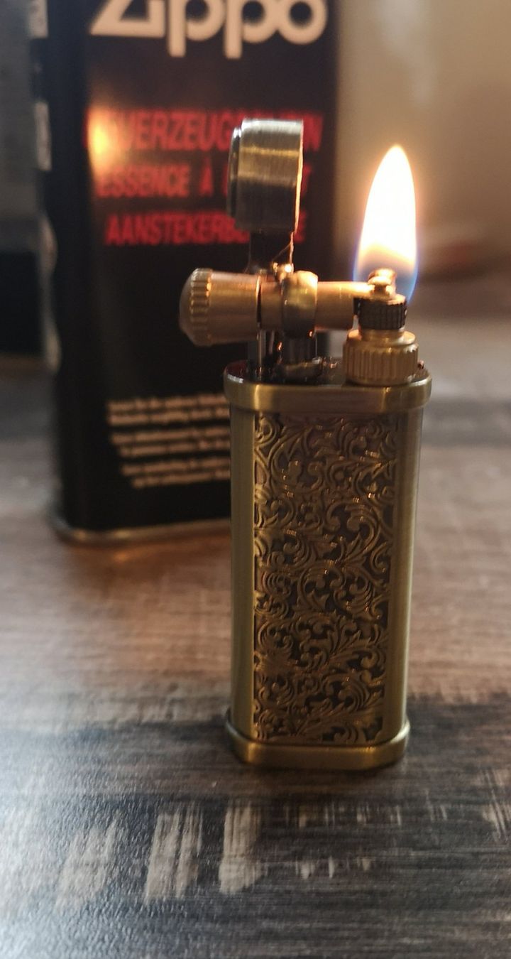 Accendini: Retro Feuerzeug – Nuovo e nell'imballaggio originale da Herzogenbuchsee venduto da Melissa110