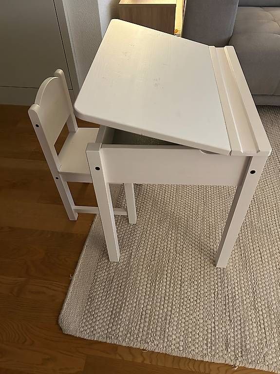 Tavoli: Kindertisch und Stuhl IKEA  – Usato da Muri AG venduto da car_k6rd