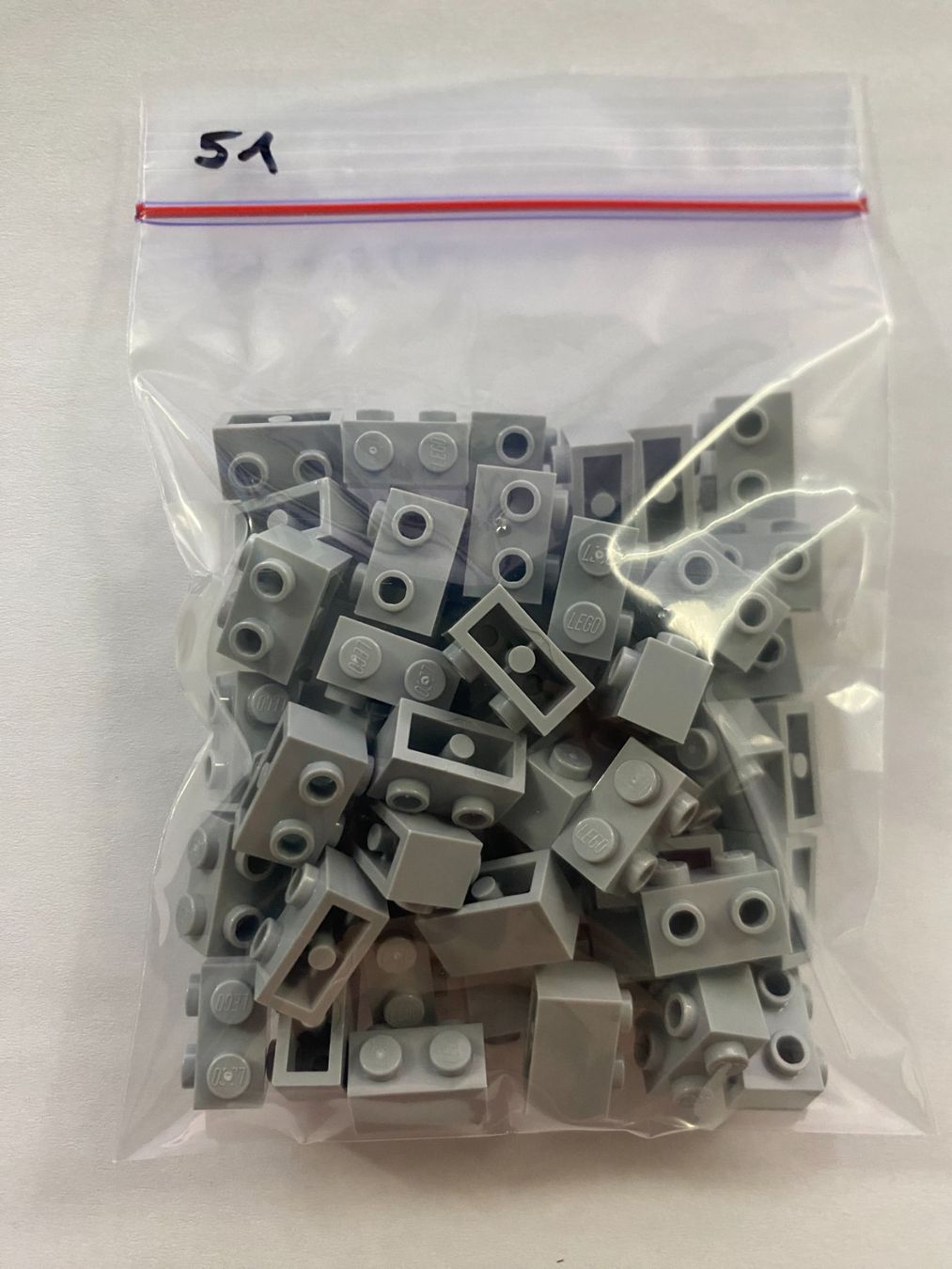 Lego Spielzeuge: Lego Light Bluish Gray Brick, Modified 1 x 2 51 Stück – Neu (gemäss Beschreibung) aus Weingarten-Kalthäusern von McGmavlo 1