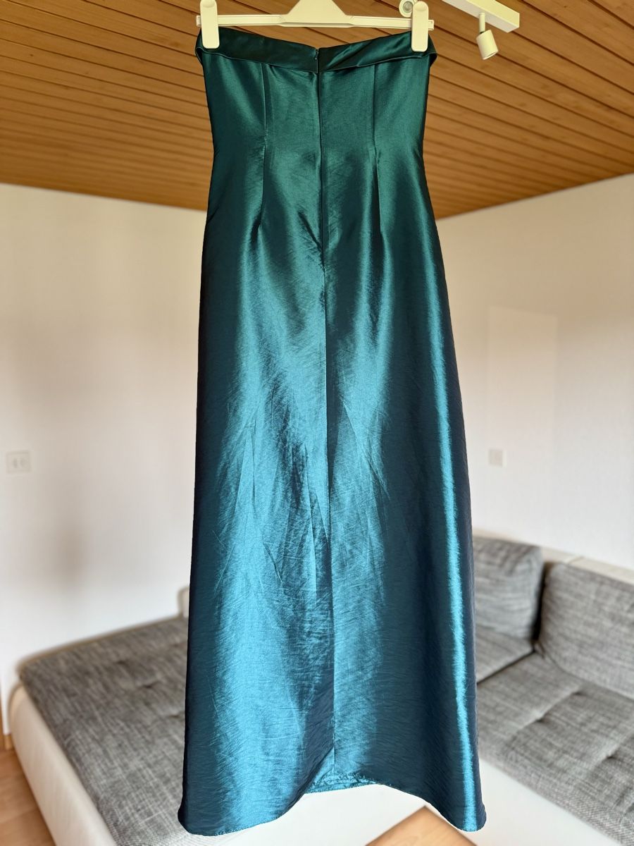 Vestiti: Kleid Magic Nights Gr. 36-38 – Usato da Gommiswald venduto da Aloha.Spirit 3