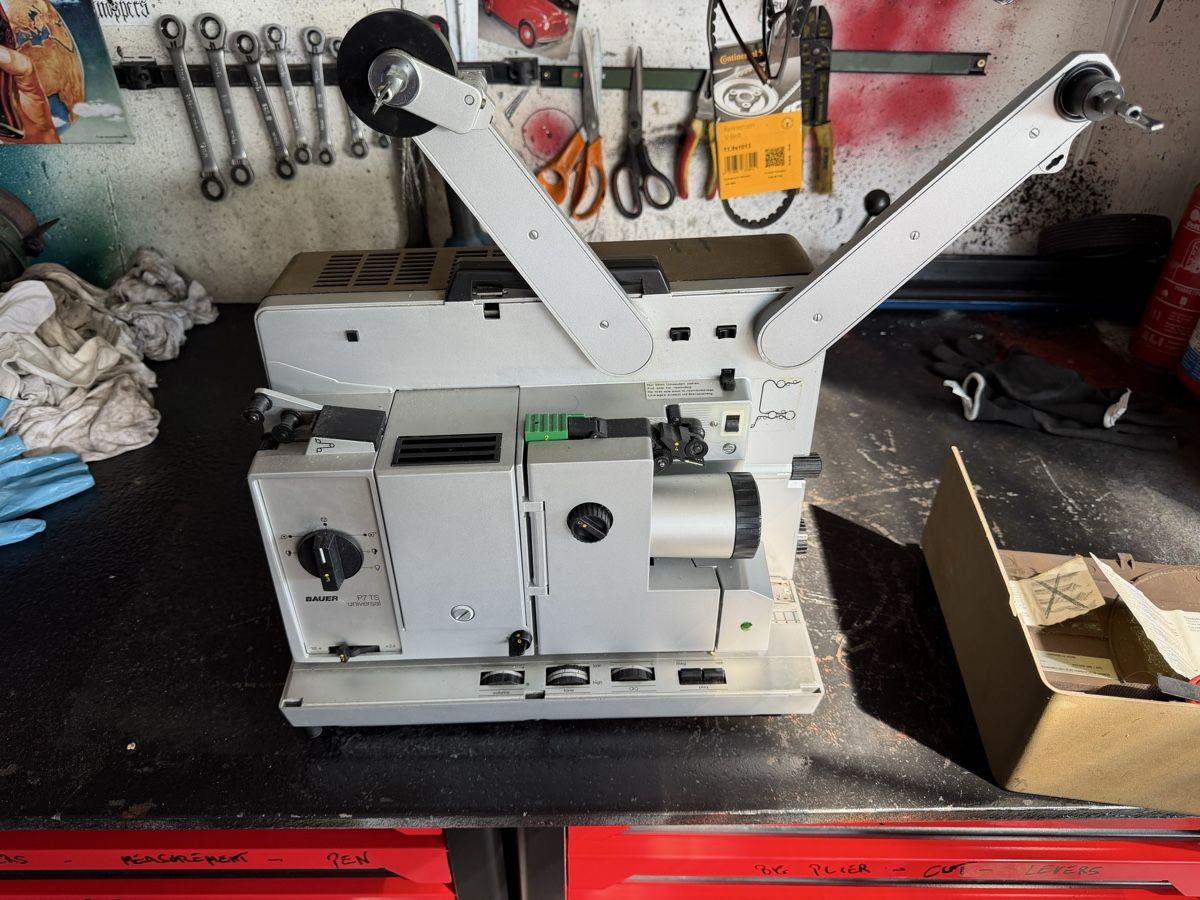 Pellicole: Bauer P7 Universal projecteur 16mm – Difettoso da St george venduto da Fargot 6