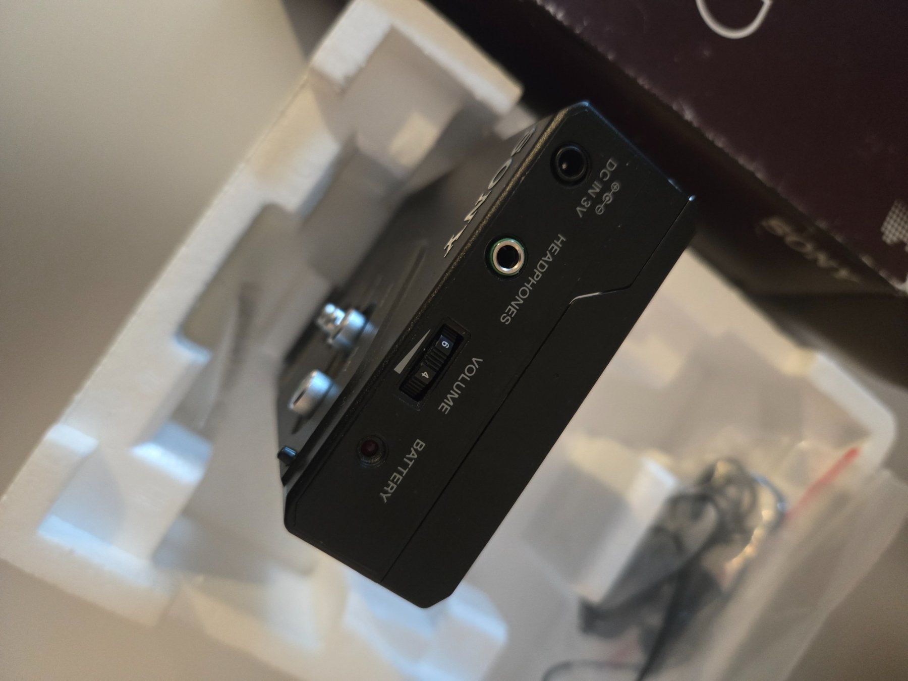 Sony Tragbarer Mediaplayer: Sony Walkman DD WM-DD10 Cassette Player, with Packing – Gebraucht aus Basel von noah27 7