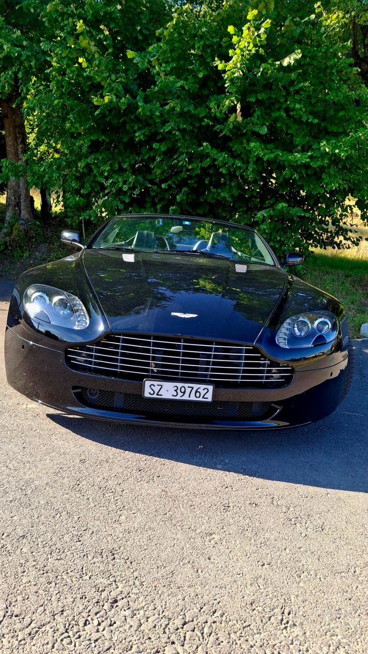 Aston Martin Automobili: Aston Martin Cabrio - MFK – Usato da Freienbach venduto da alile