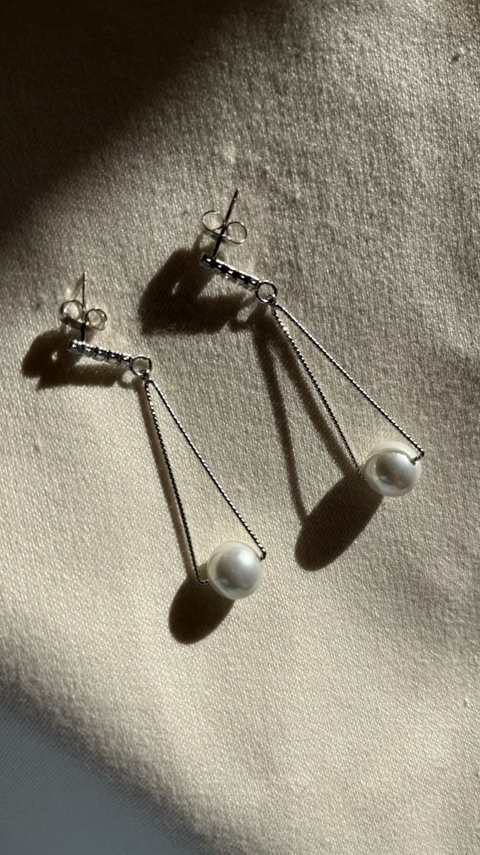 Boucles d'oreille: Orecchini pendenti con perle sintetiche e strass – Neuf (Voir description) à Lugano par yul_fhg2