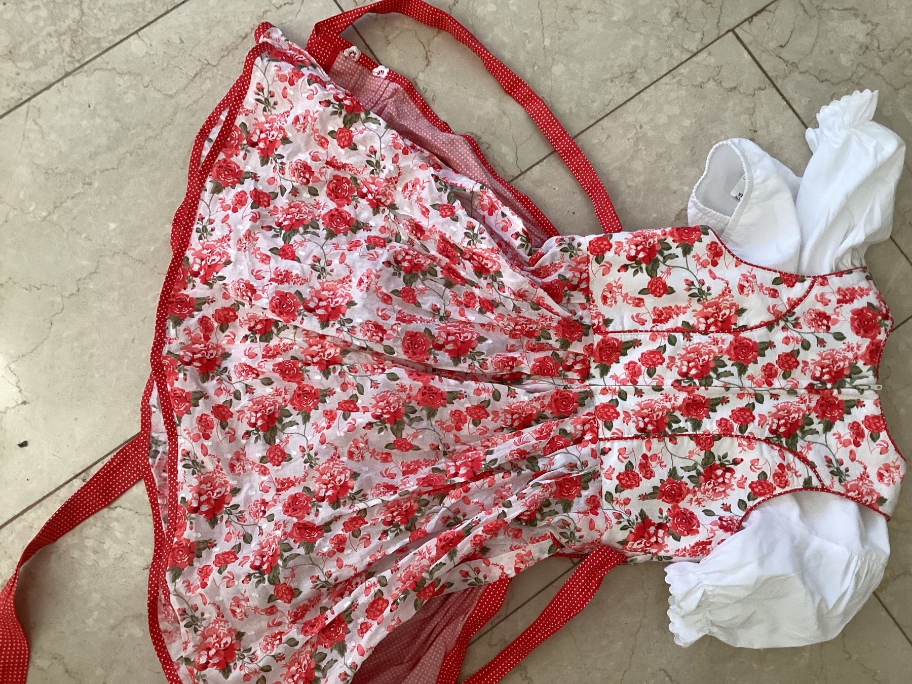 Vestiti & Gonne: Alpenfeeling Dirndl inkl. Bluse – Nuovo (secondo la descrizione) da Flüelen venduto da ne08 2
