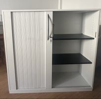 Büroschrank weiss mit Rollladen und Schlüssel gebraucht
