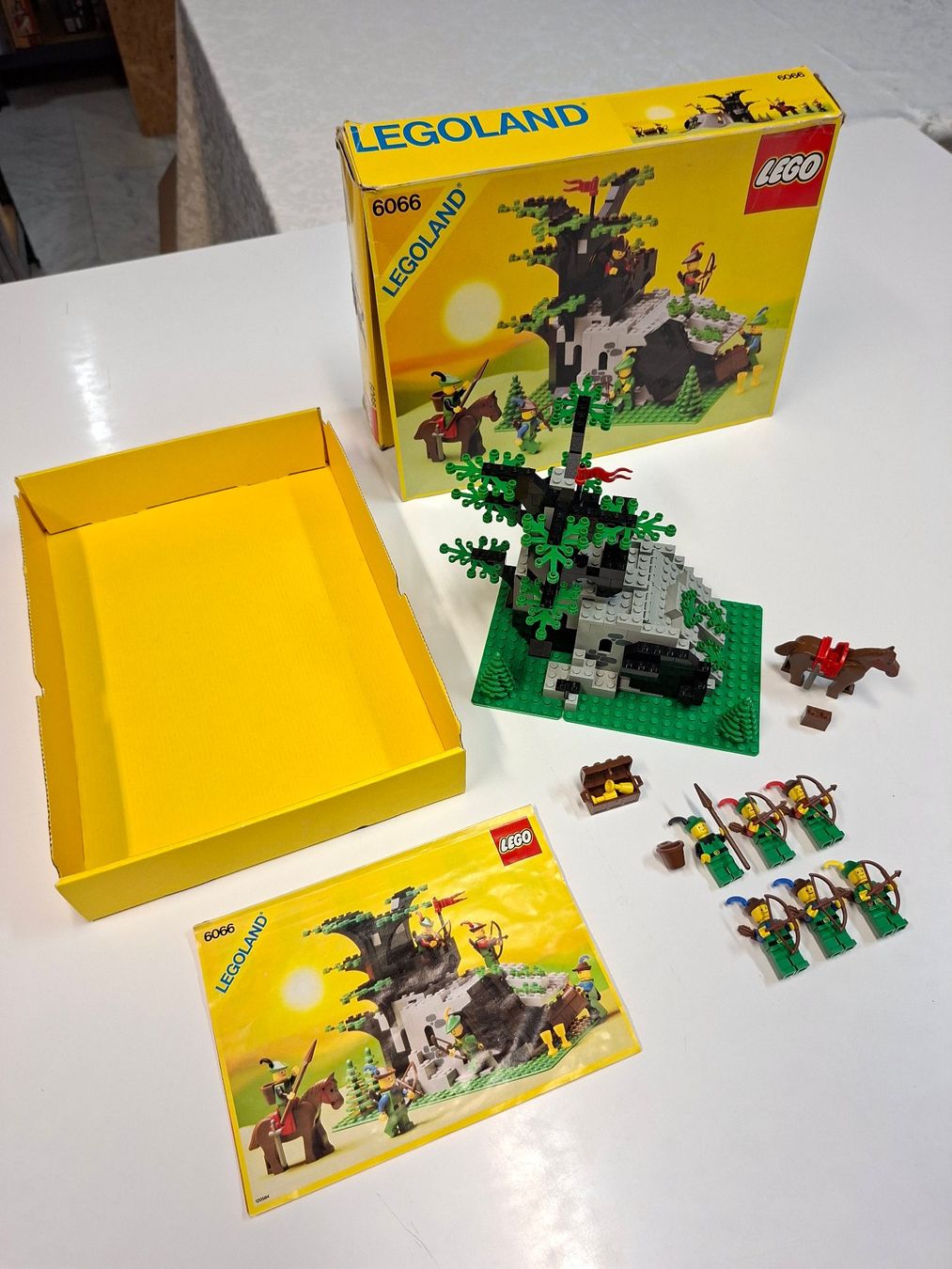 Lego Giocattoli: Lego 6066 Forestmen Camouflaged Outpost OVP – Usato da Sils im Domleschg venduto da AMAG_AUDI_ZH 2
