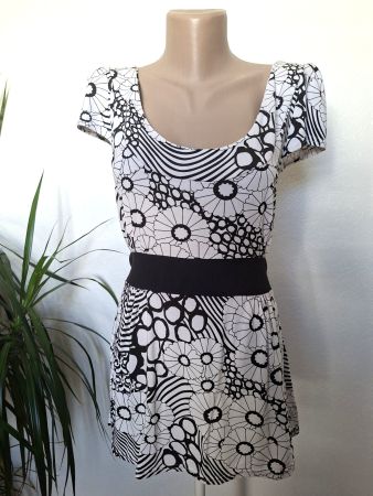 Haut – Imprimé fantaisie - noir blanc – Taille M