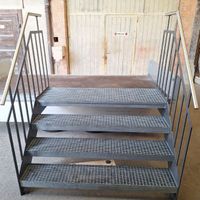 Treppe Metalltreppe Geländer Terasse Garten Suva Fluchtweg