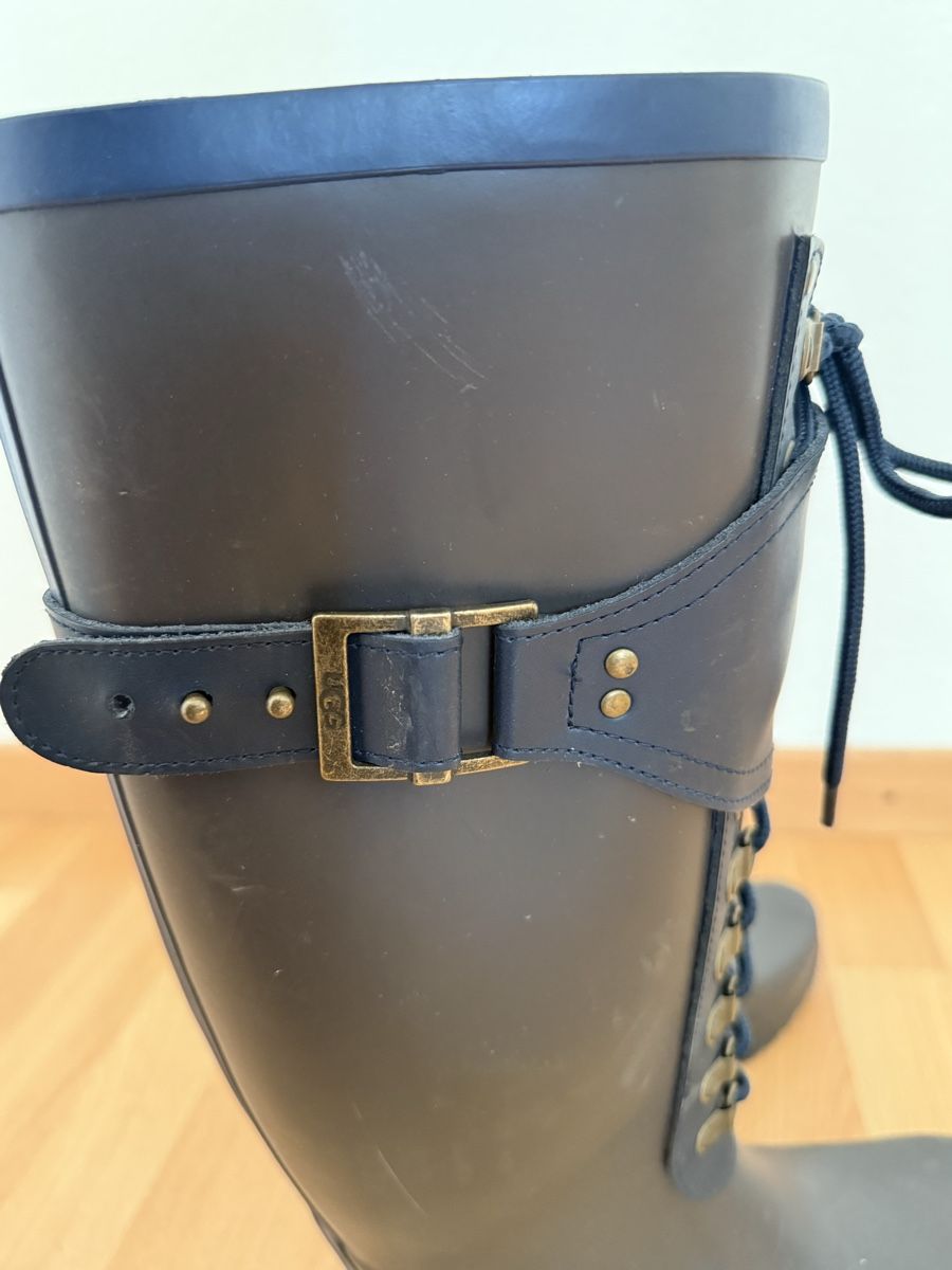 Ugg Scarpe da donna: UGG rain boots, size 37 – Usato da Seon venduto da Avina12 4