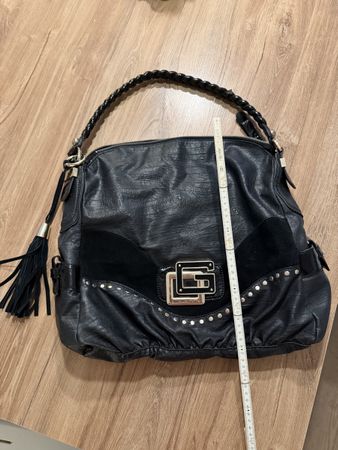 Schwarze Guess Handtasche, Top Zustand, Herbst-Look!