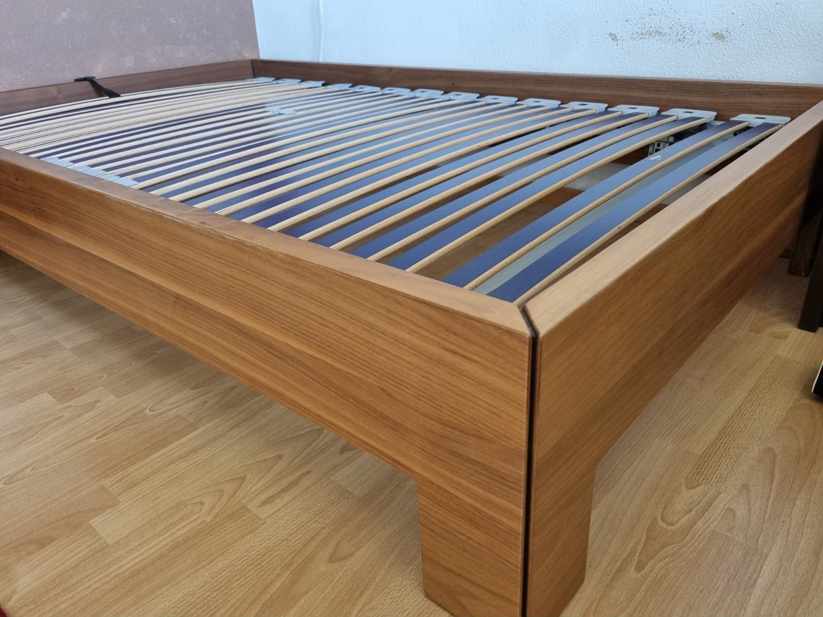 Pfister Betten: Bettrahmen 120x200 massiv Holz – Gebraucht aus Luzern von Hailun