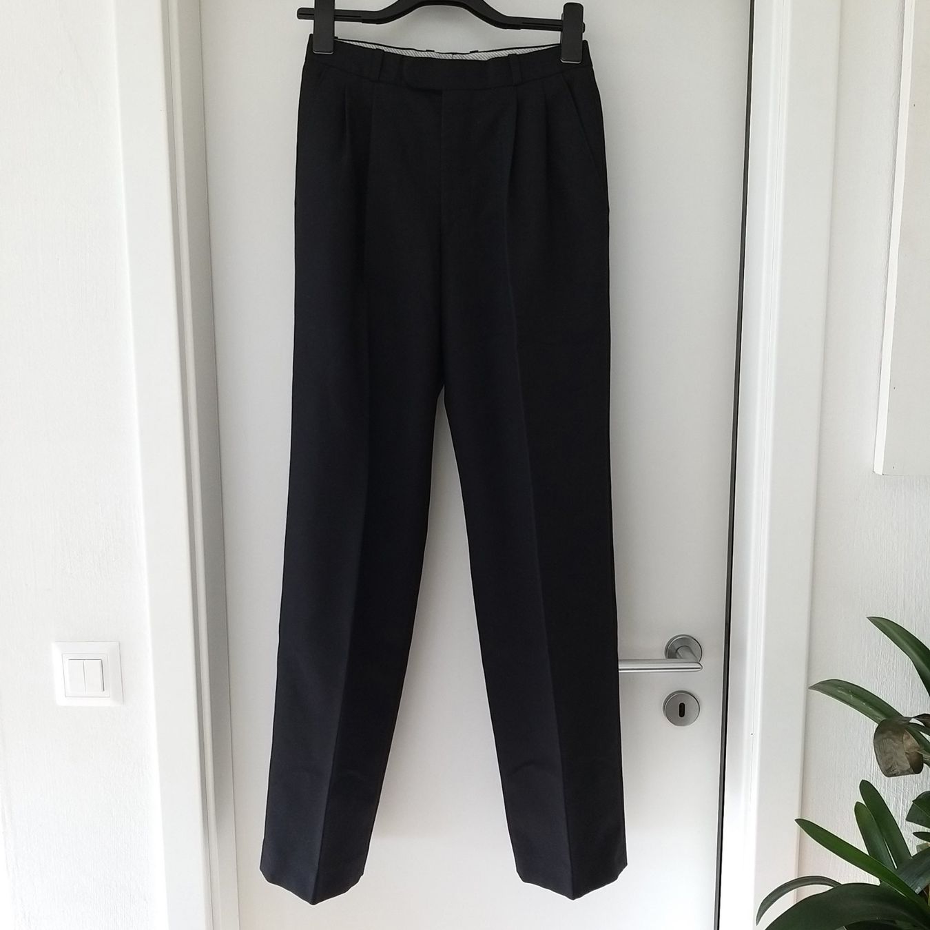 Hosen: Pantalon élégant, taille XS – Neu (gemäss Beschreibung) aus Onnens VD von Bleuet06