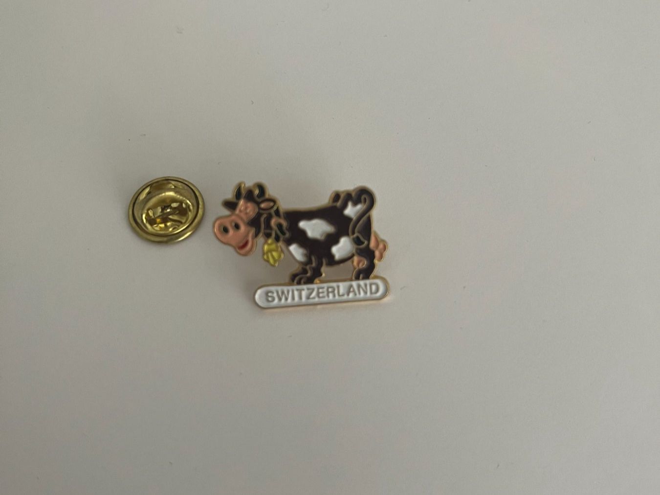 Swiss Plaquettes & Badges: Schweizer Kuh Anstecker. – D'occasion à Dietikon par sch_w2tw