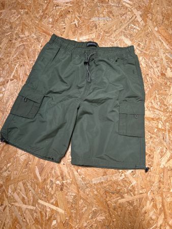 Shorts in Olivgrün Grösse XL Bundweite ca. 82cm