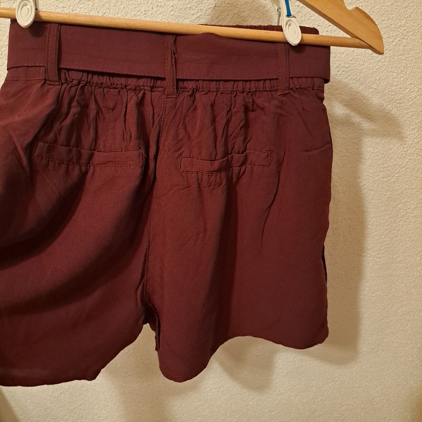 Hosen: Kurze Hose Weinrot – Gebraucht aus Schaffhausen von xJuliax 2