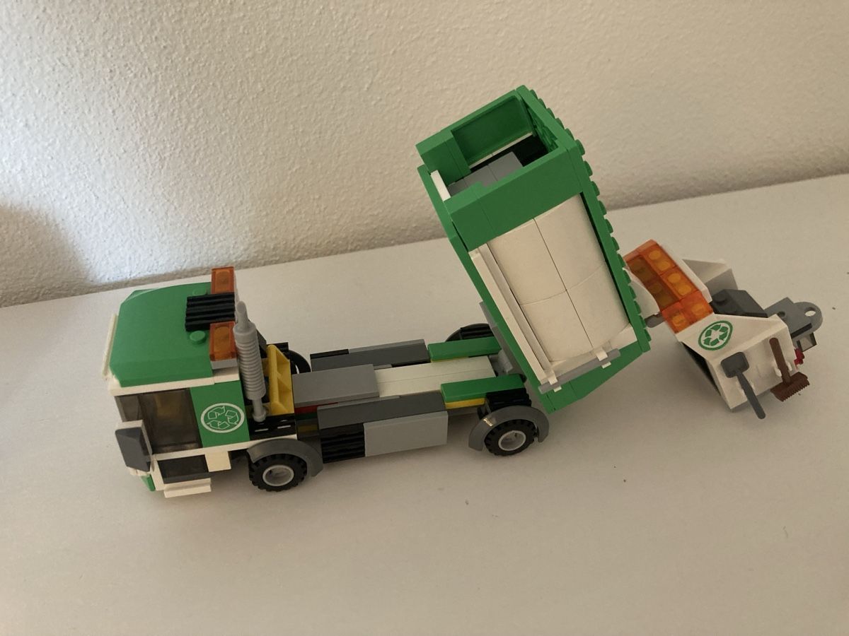 Lego Jeux de construction: Lego Müllwagen & Betonmischer  – D'occasion à Laufen par Victor4242 4