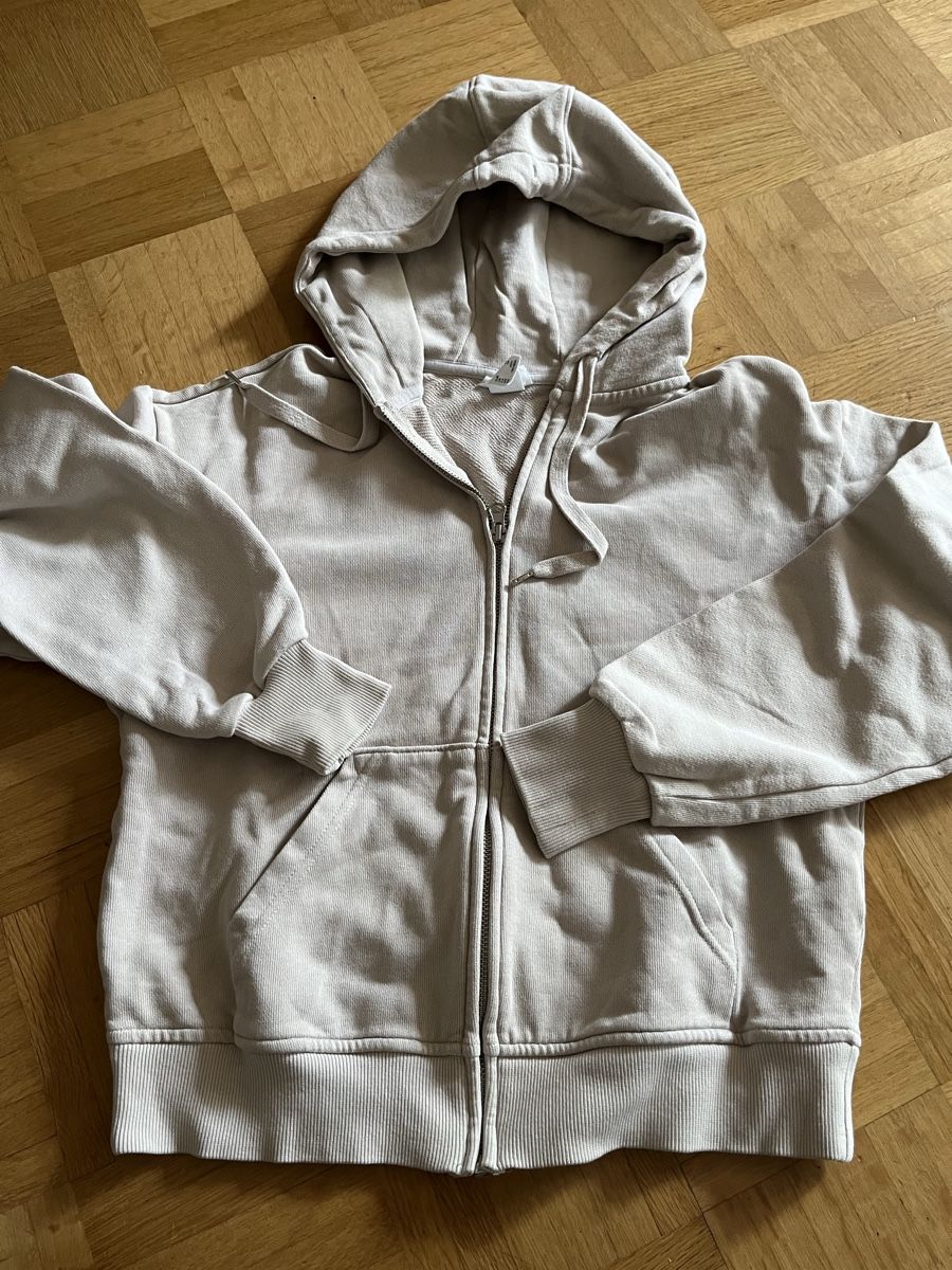 H&M Pullover & Sweatshirts: Trainerjäggli beige XS – Gebraucht aus Bern von Regi1975