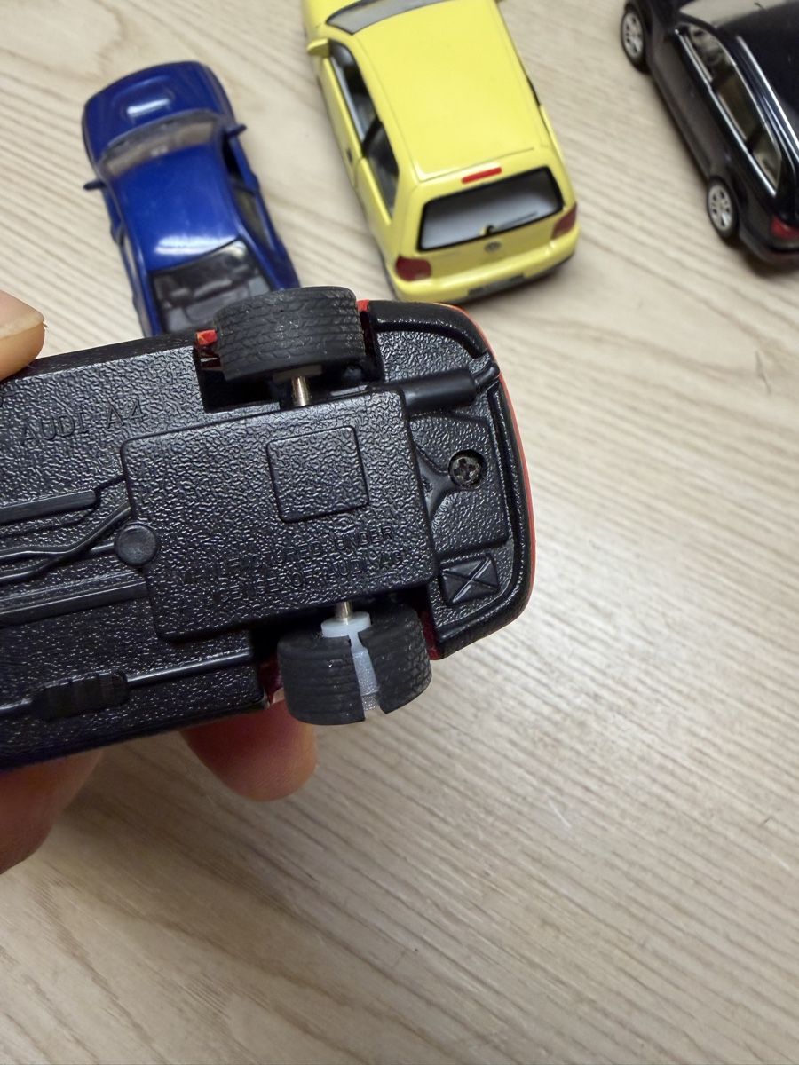 Giocattoli: Spielzeug Autos  – Usato da Herzogenbuchsee venduto da ioa_zcm6 9