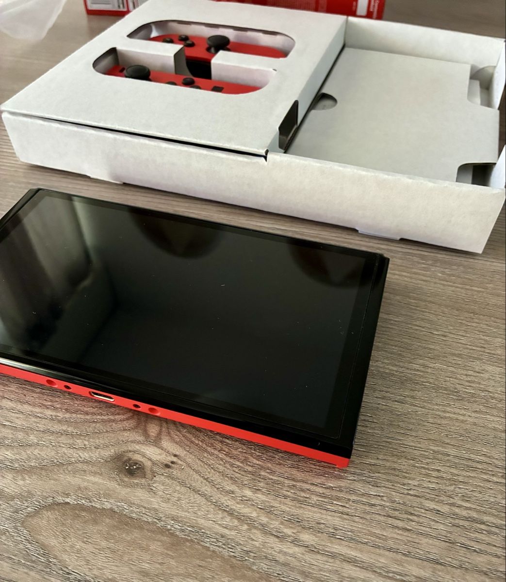 Nintendo Console: Nintendo Switch OLED - Mario Red Edition - TOPZUSTAND – Usato da Geroldswil venduto da twistedconsoles 1