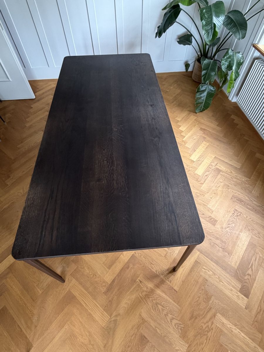 Vitra Tables: Vitra Esstisch Eiche massiv – D'occasion à Winterthur par ur_10 2