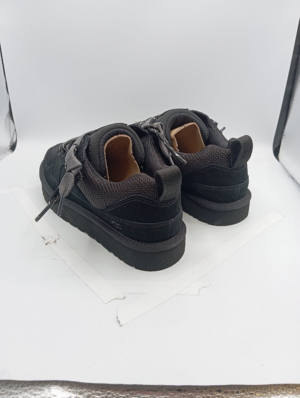 Ugg Scarpe da donna: UGG Lowmel Lo - Black (EU41) – Nuovo e nell'imballaggio originale da Schaffhausen venduto da outlez 6