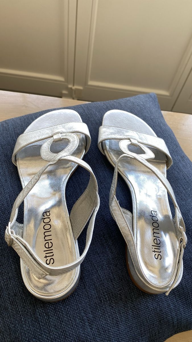 Scarpe da donna: Sandalen silber Grösse 38 stilemoda Leder – Nuovo (secondo la descrizione) da St.Gallen venduto da LUMUMBA7 2