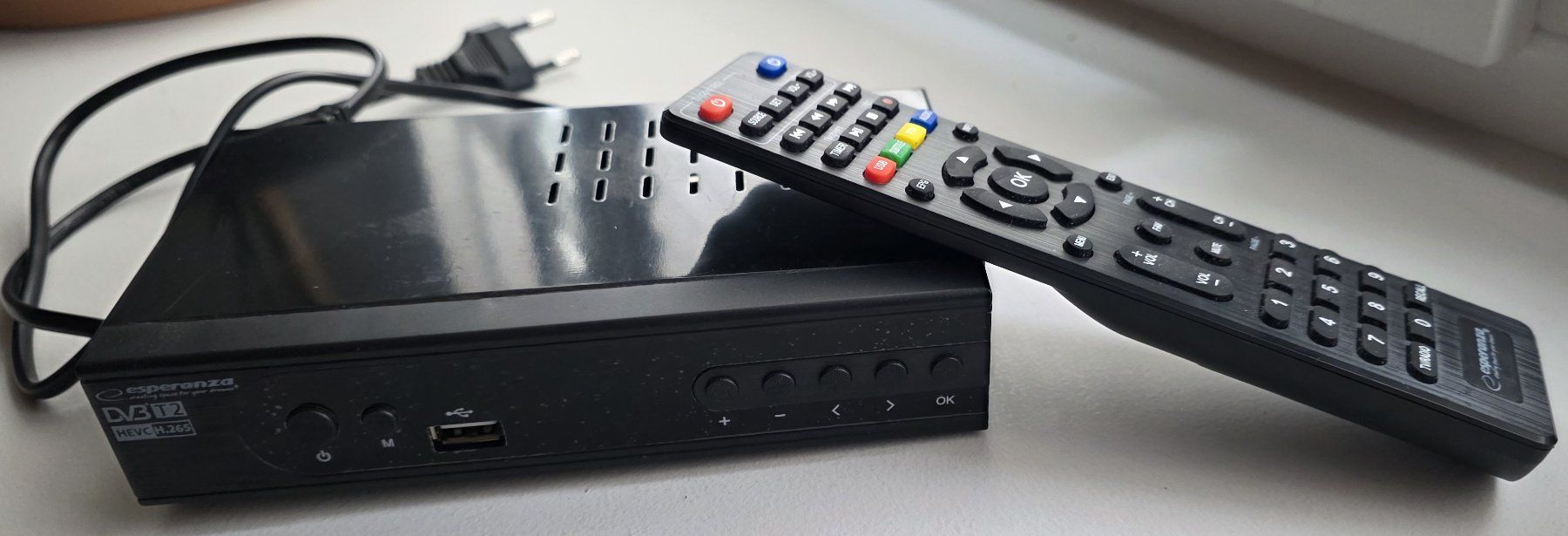 Ricevitori: DVB-T2 Receiver Esperanza EV106P mit Fernbedienung CH – Usato da Malans GR venduto da Surfyunkee 2