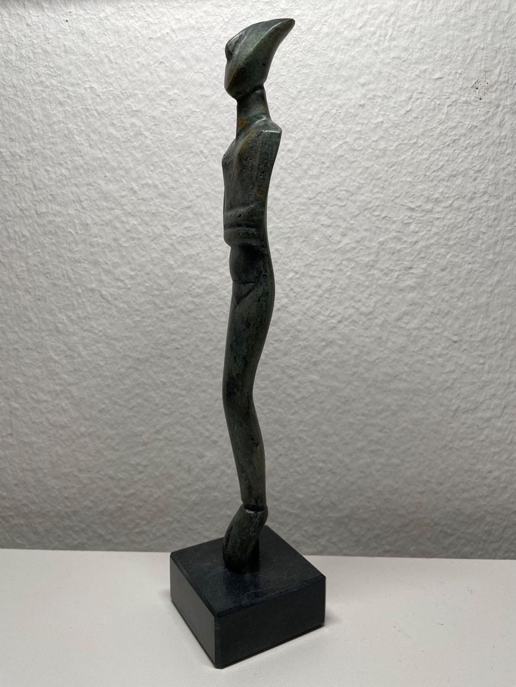 Skulpturen & Statuen: Cycladic female idol, Bronze on marble base. From Greece – Neu (gemäss Beschreibung) aus Zürich von my.greekholiday 2