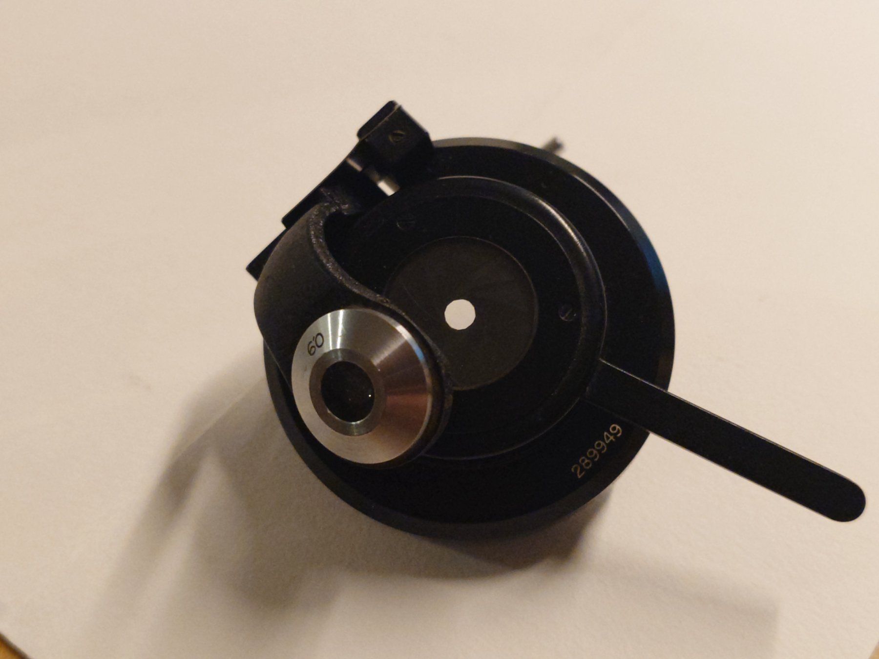 Zeiss Microscopi: Zeiss Winkel Mikroskop-Kondensor 0,9 mit Klapplins – Usato da Greifensee venduto da Freakler 2