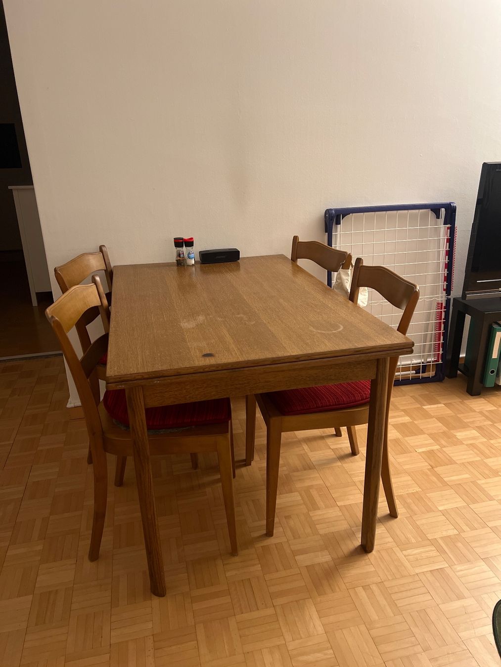 Tables: Esstisch aus Massivholz – D'occasion à Kloten par ten_wz9q