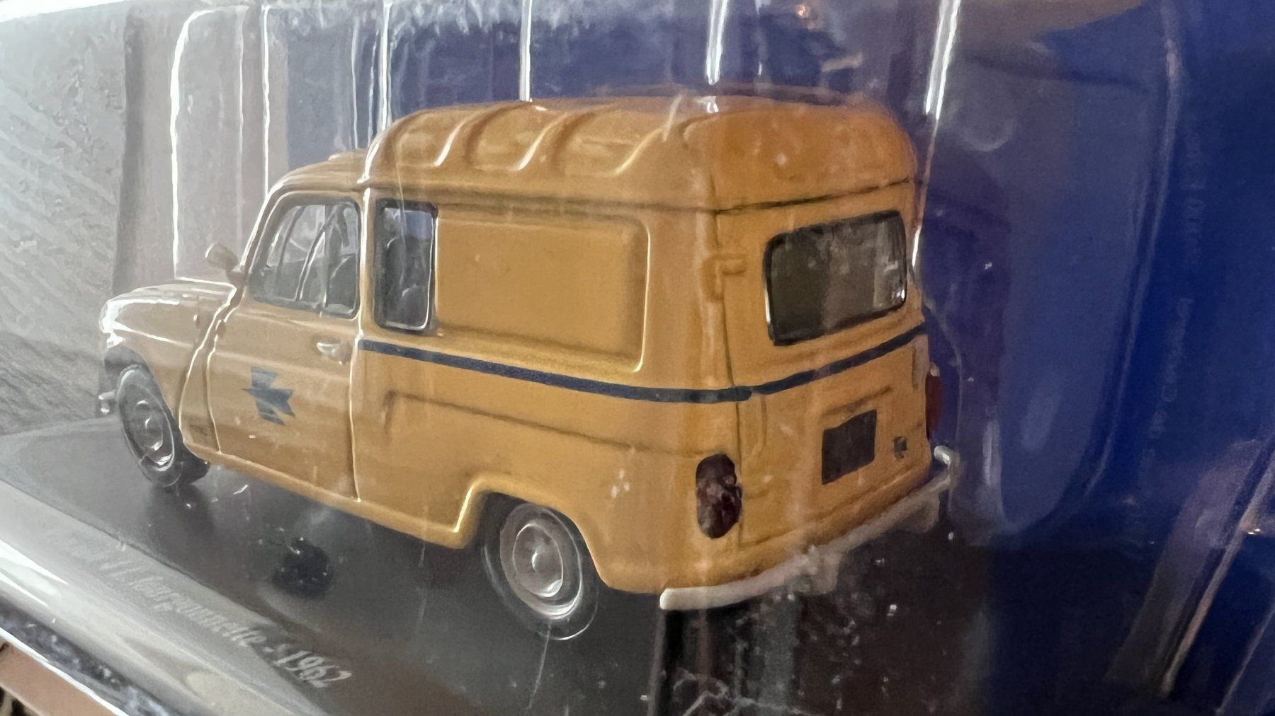 Renault Modellautos: Renault 4 L fourgonnette 1962 La Poste 1/43 – Neu und originalverpackt aus Meilen von rdv_n7s9 2