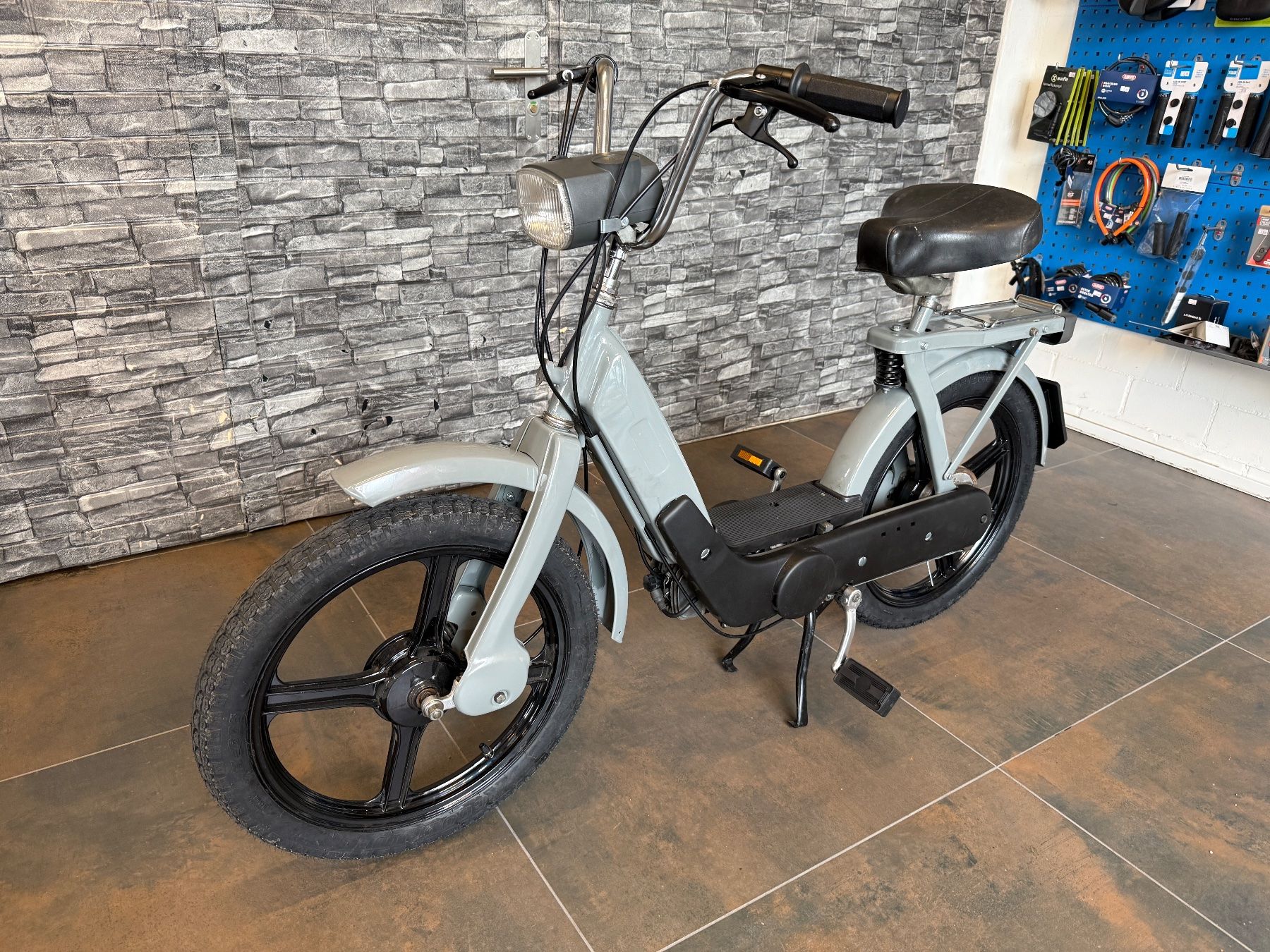 Piaggio Ciclomotori: Piaggio Ciao Neuaufbau – Usato da Root venduto da E.H.Velo