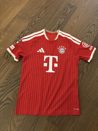 FC Bayern Trikot Home 26-27 Grösse M Rot Saibari