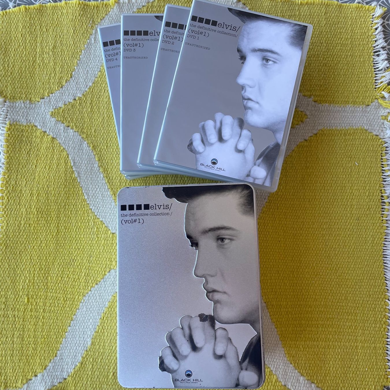 Tutti i DVDs: ELVIS PRESLEY-4DVD BLECH BOX SET THE DEFINITIVE COLLECTION – Usato da Rorschacherberg venduto da CD-Roli