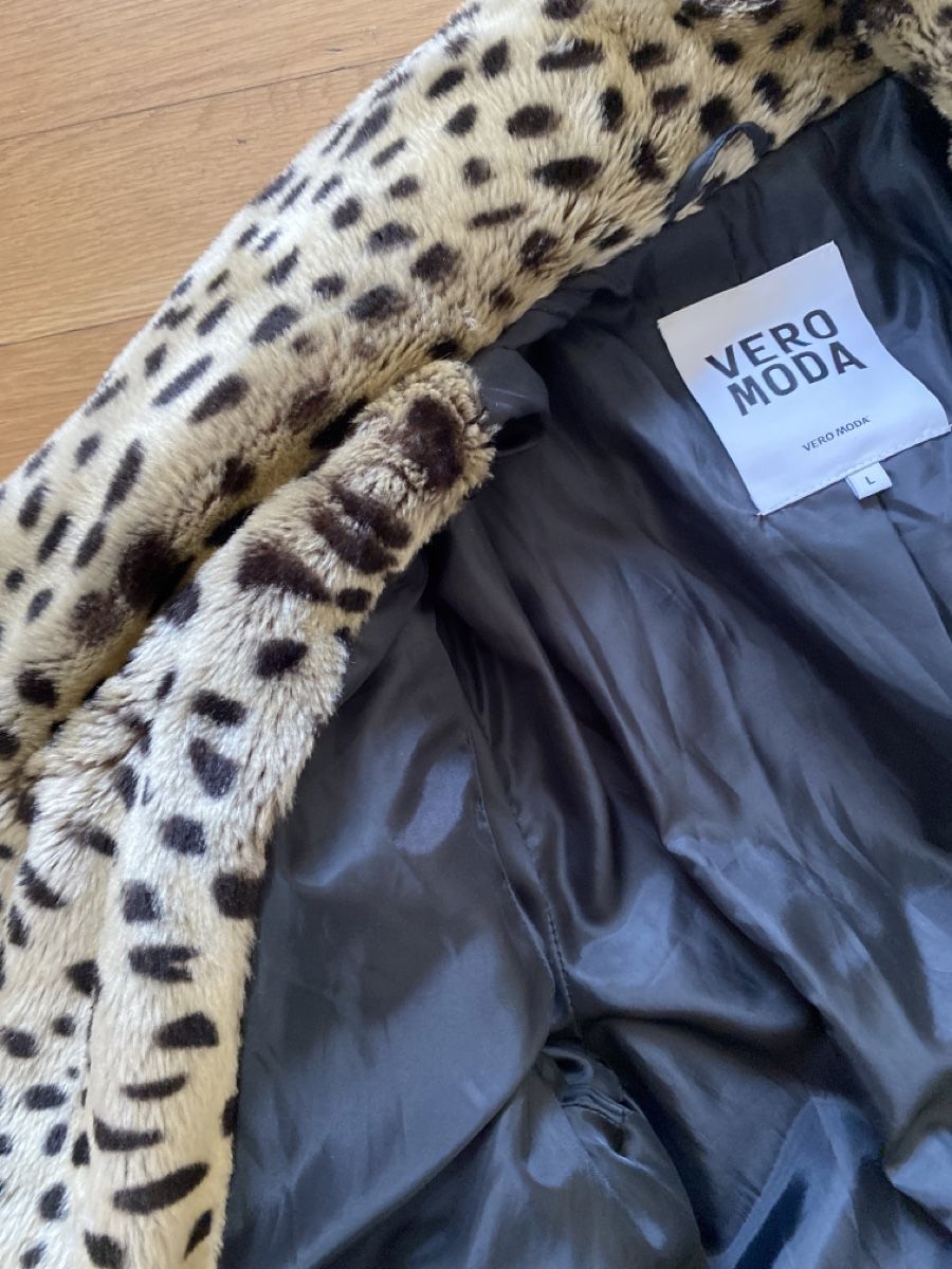 Vero Moda Cappotti: Vero Moda Kunstfell Leopard Teddy-Mantel Gr. L – Nuovo (secondo la descrizione) da Zürich venduto da Opitschi 5