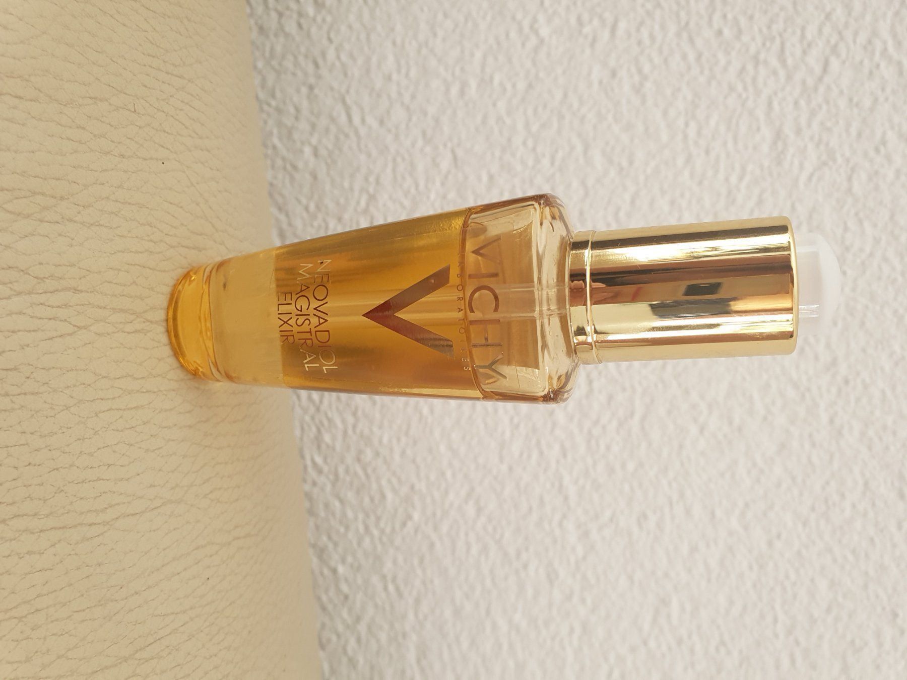 Vichy Gesichtspflege: Vichy neovadiol magistral elixir – Gebraucht aus Moosseedorf von Sonnenschein.. 2