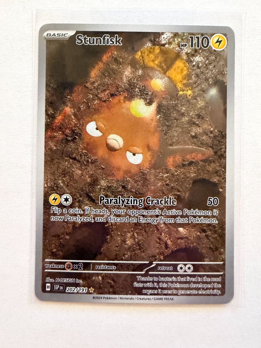 Pokémon Carte collezionabili: Pokemon Stunfisk 202/142 Stellar Crown EN – Nuovo (secondo la descrizione) da Weingarten-Kalthäusern venduto da McGmavlo