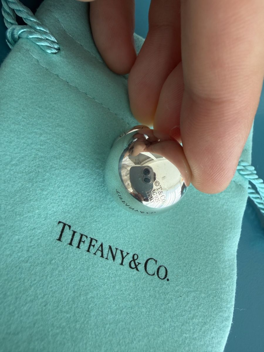 Tiffany & Co. Anhänger: Tiffany & Co. HardWear Silver charm Ball – Neu (gemäss Beschreibung) aus Zürich von nat_k 4