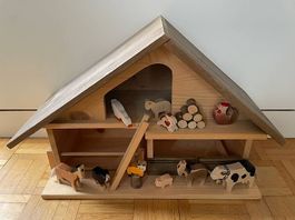 Original Trauffer Stall mit 10 Trauffer Holztieren