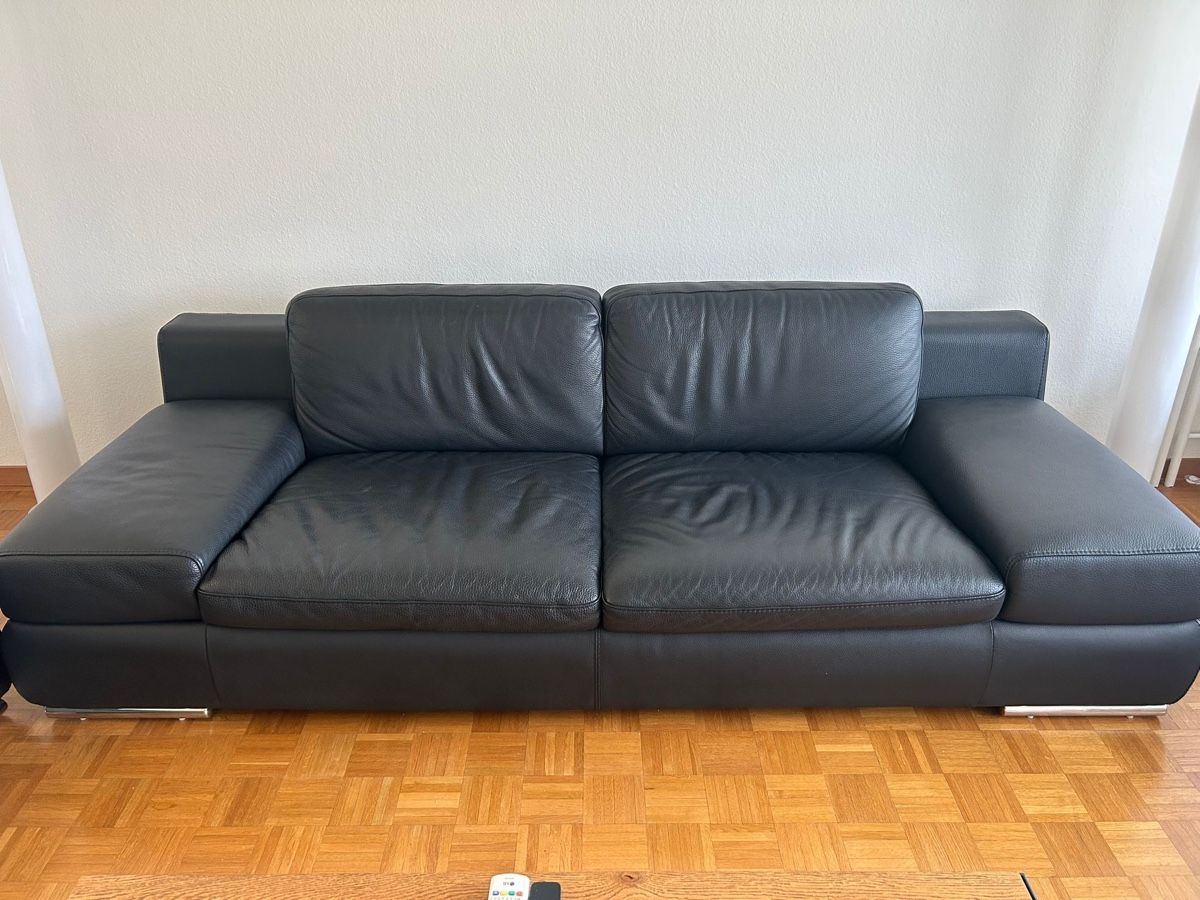 Divani: Schwarz Rindsleder 3 er Sofa – Usato da Au ZH venduto da Hasli3