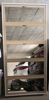 Armoire à chaussures avec des mirroirs