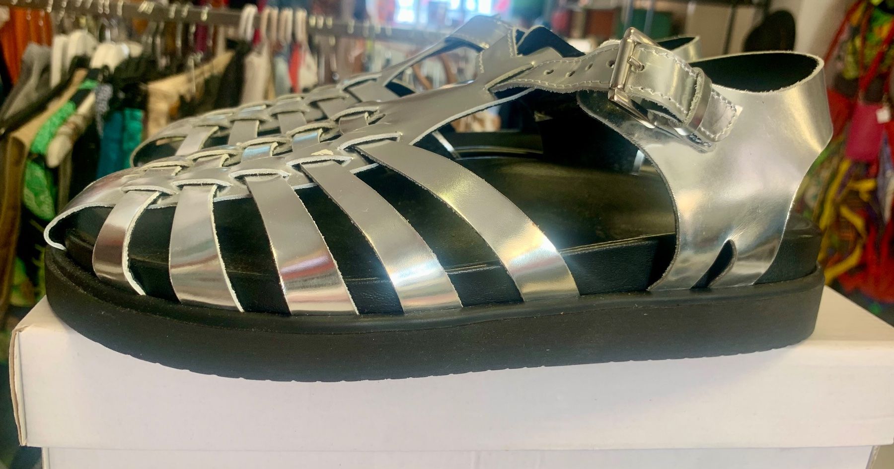 Damenschuhe: Neu Silber Sandalen PAVEMENT NP 179.- – Neu (gemäss Beschreibung) aus Unterseen von jpowers1971 1