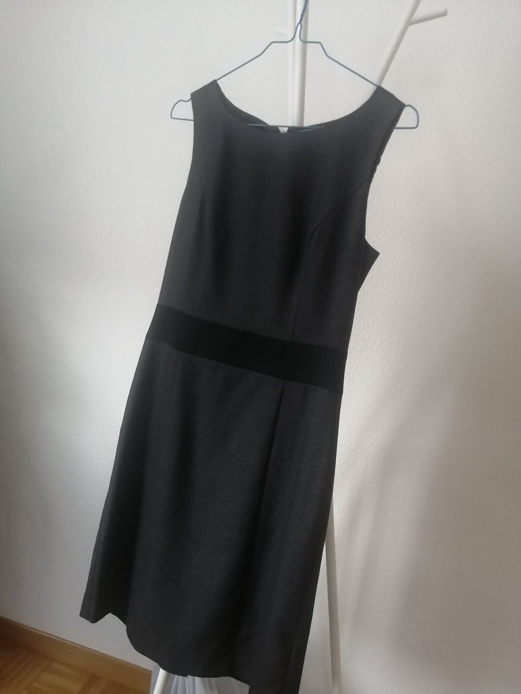 Kleider: Business Kleid – Neu und originalverpackt aus Horw von fio_952m