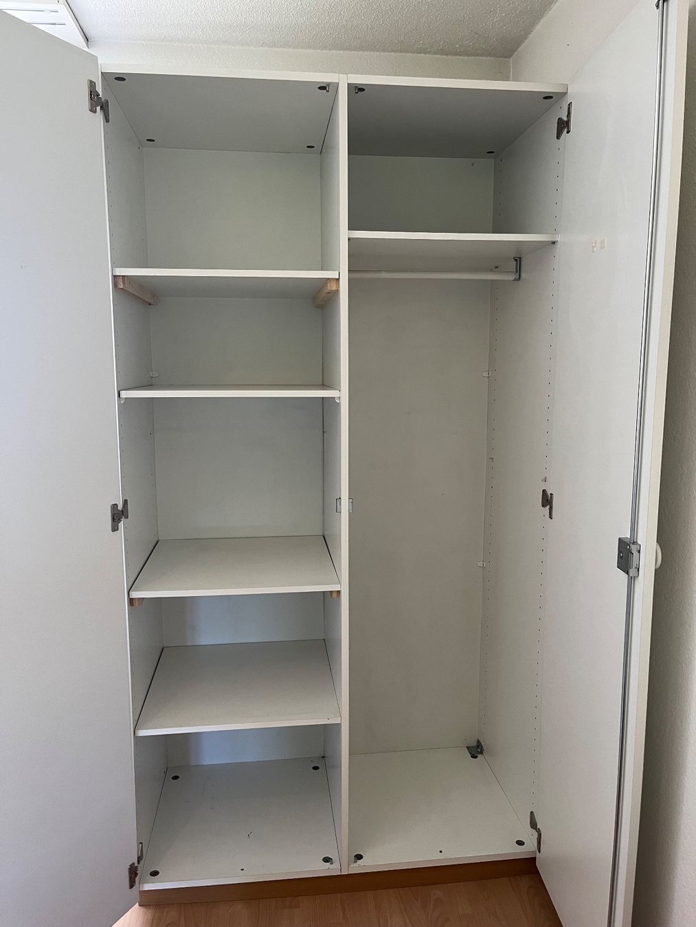 Ikea Schränke: Weisser Kleiderschrank – Gebraucht aus Münchenbuchsee von Lucy415 2