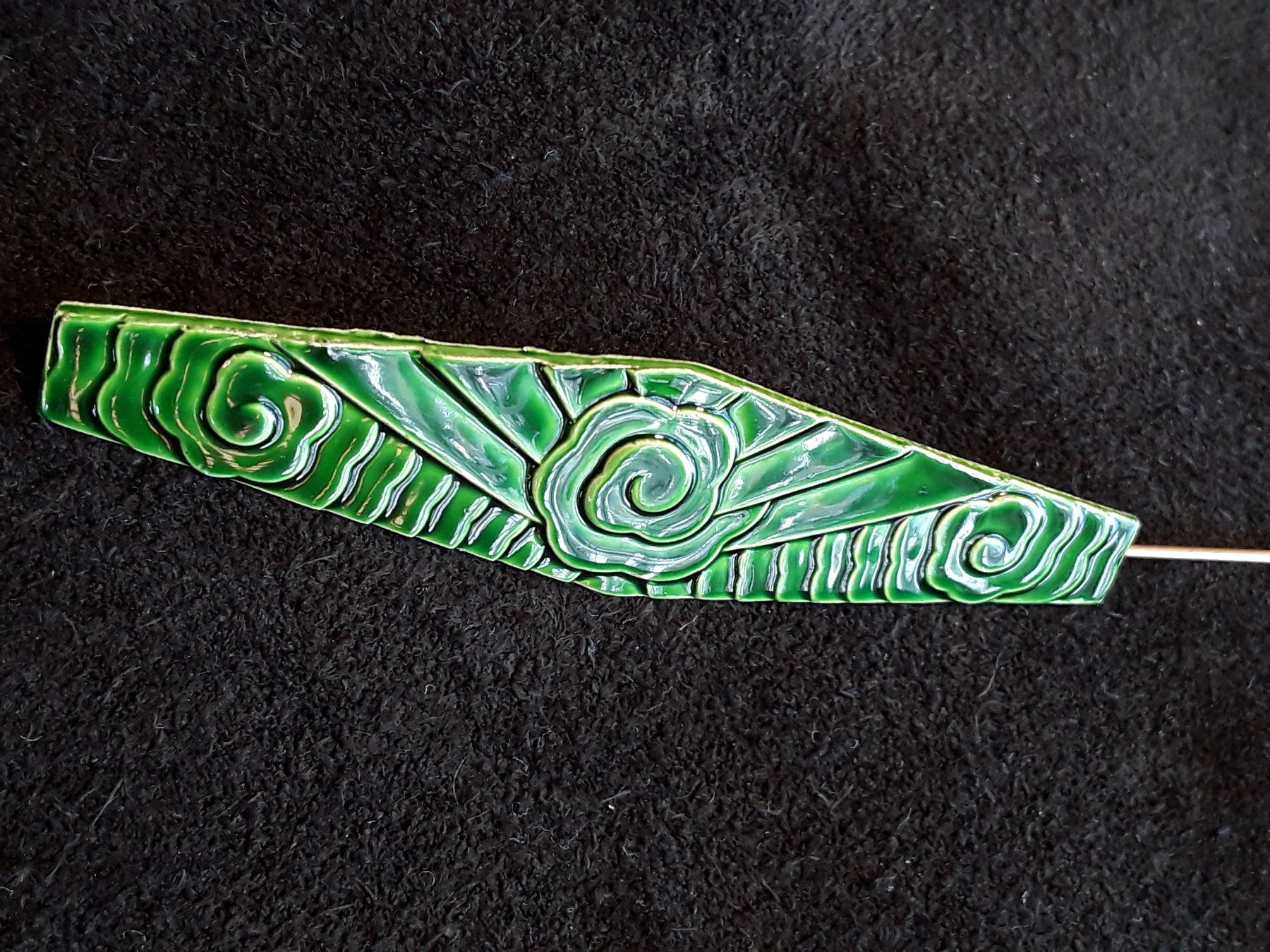 Spille & Fermagli: Top Art Déco grüne Email Brosche ca 1920 – Usato da Zürich venduto da sanwit 1