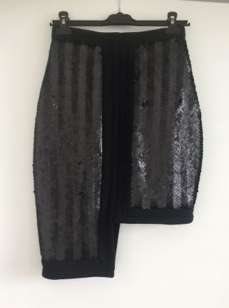 Designer asymmetrischer Rock mit Pailletten Gr. S