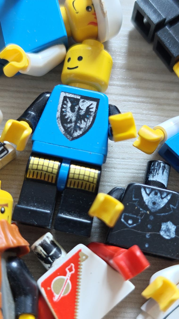 Lego Giocattoli: Lego Figuren Teile bespielt – Usato da Effretikon venduto da Superkarin7 3