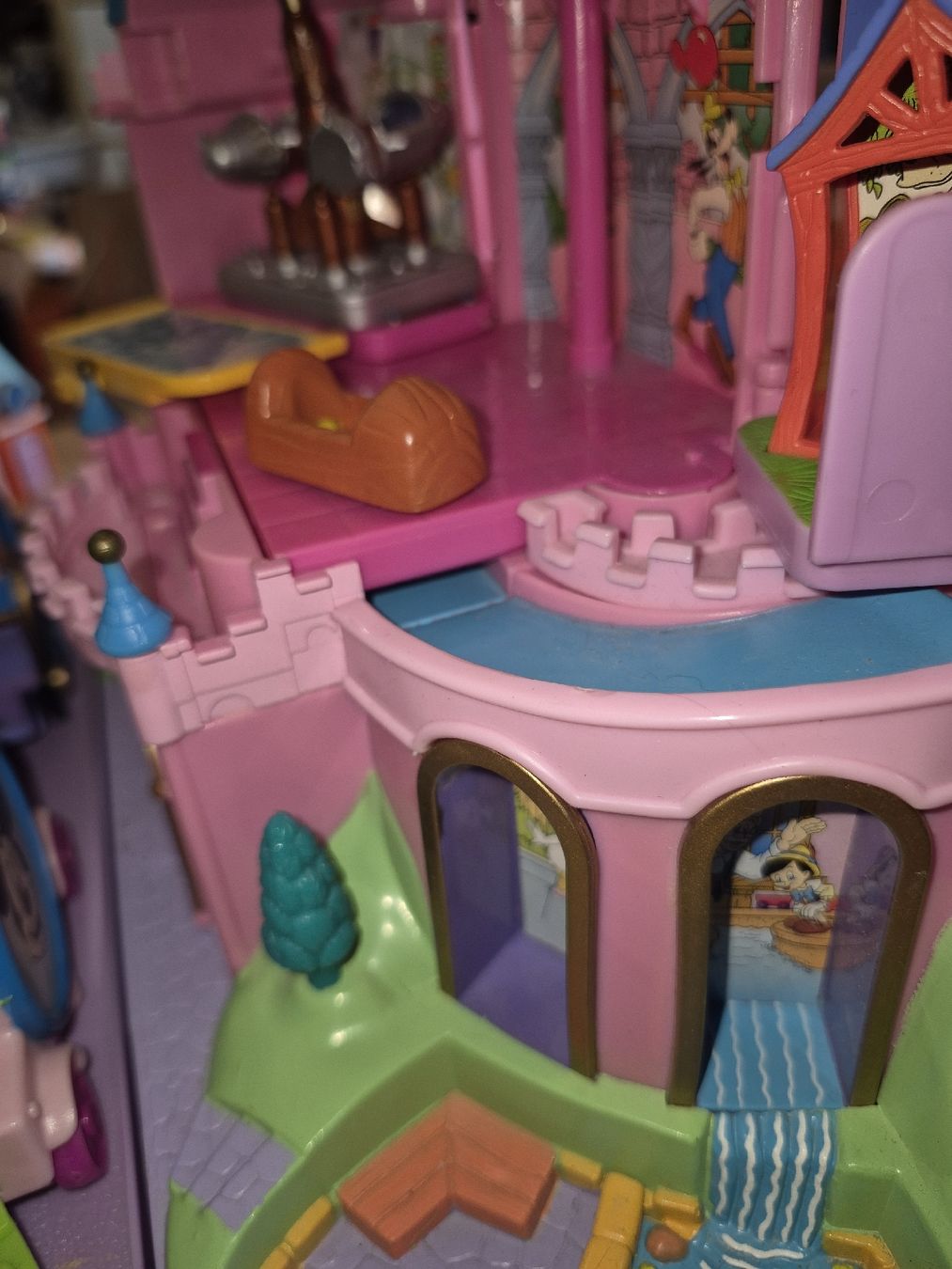 Maisons pour enfant: Château Polly Pocket avec train et accessoires 1995 – D'occasion à Penthalaz par yve_wsq8 4
