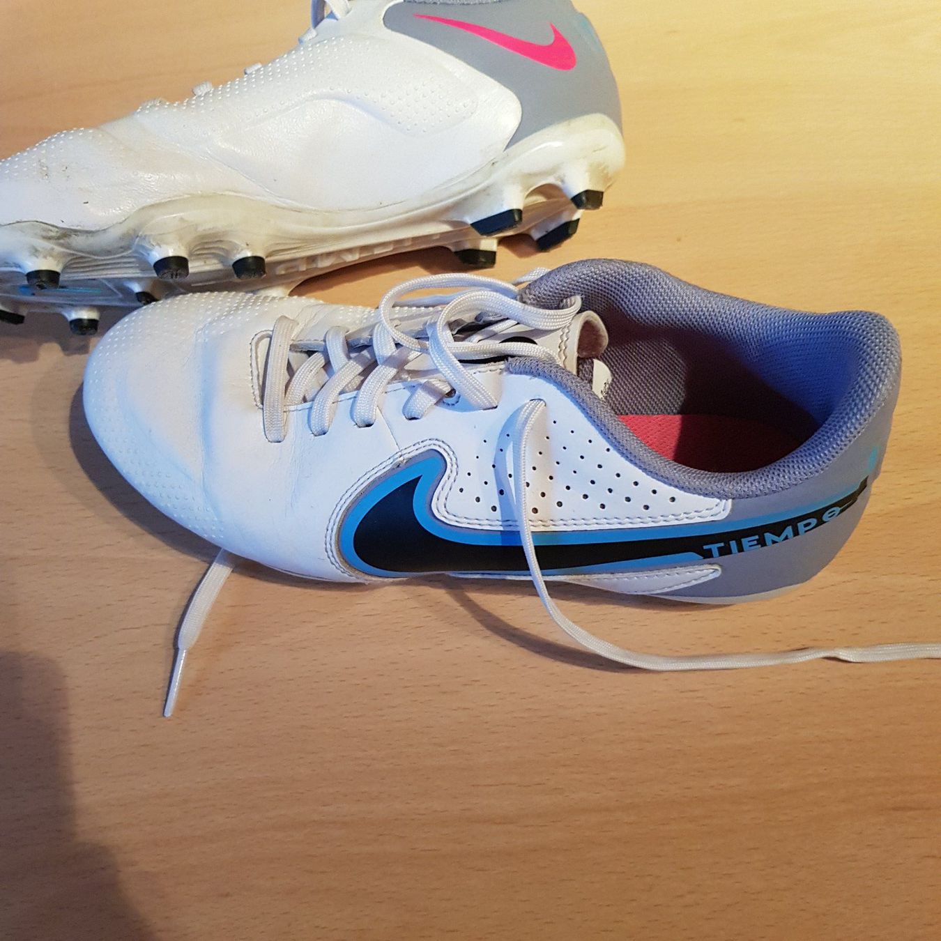 Nike Schuhe für Jungen: Fussballschuhe Nike 36.5 – Gebraucht aus Rothenfluh von Sawi80 3